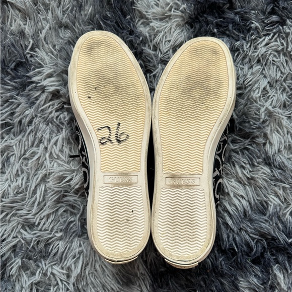 Guess Sneakers - Picture 4 of 4